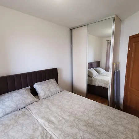 Apartment Mak *